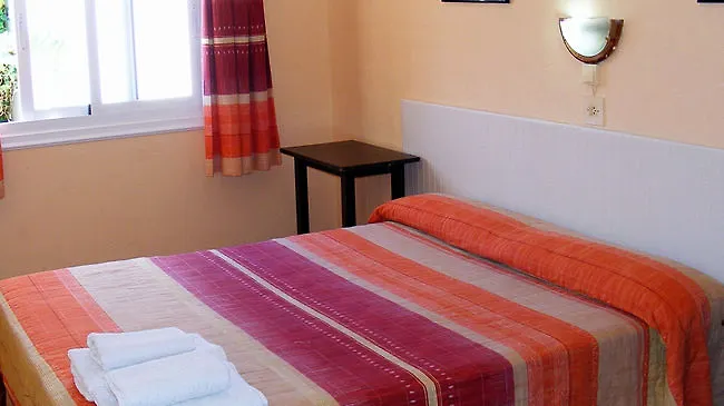 Penzion Hostal Horizonte Es Castell